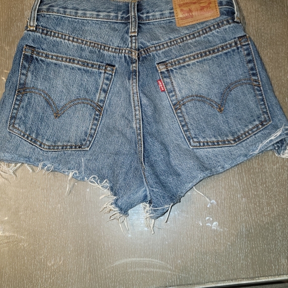Levi's Bundle Jean Shorts - Picture 5 of 11